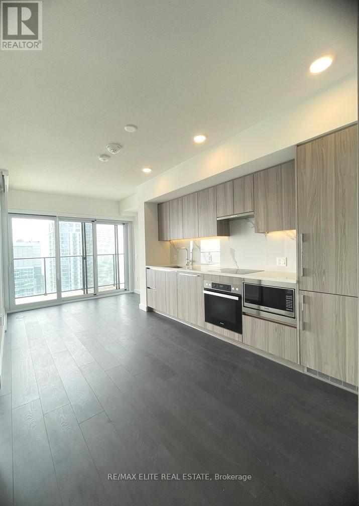 4509 - 1 Concord Cityplace Way, Toronto, Ontario  M5V 0X3 - Photo 2 - C12208563