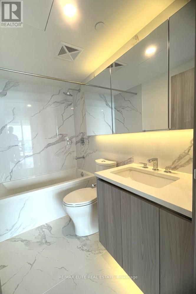 4509 - 1 Concord Cityplace Way, Toronto, Ontario  M5V 0X3 - Photo 11 - C12208563