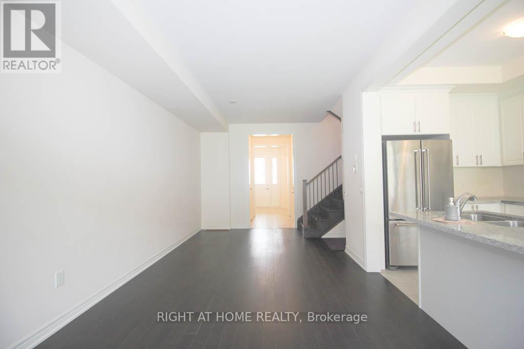 349 Raymond Road, Hamilton (Meadowlands), Ontario  L9K 0J8 - Photo 7 - X12204112