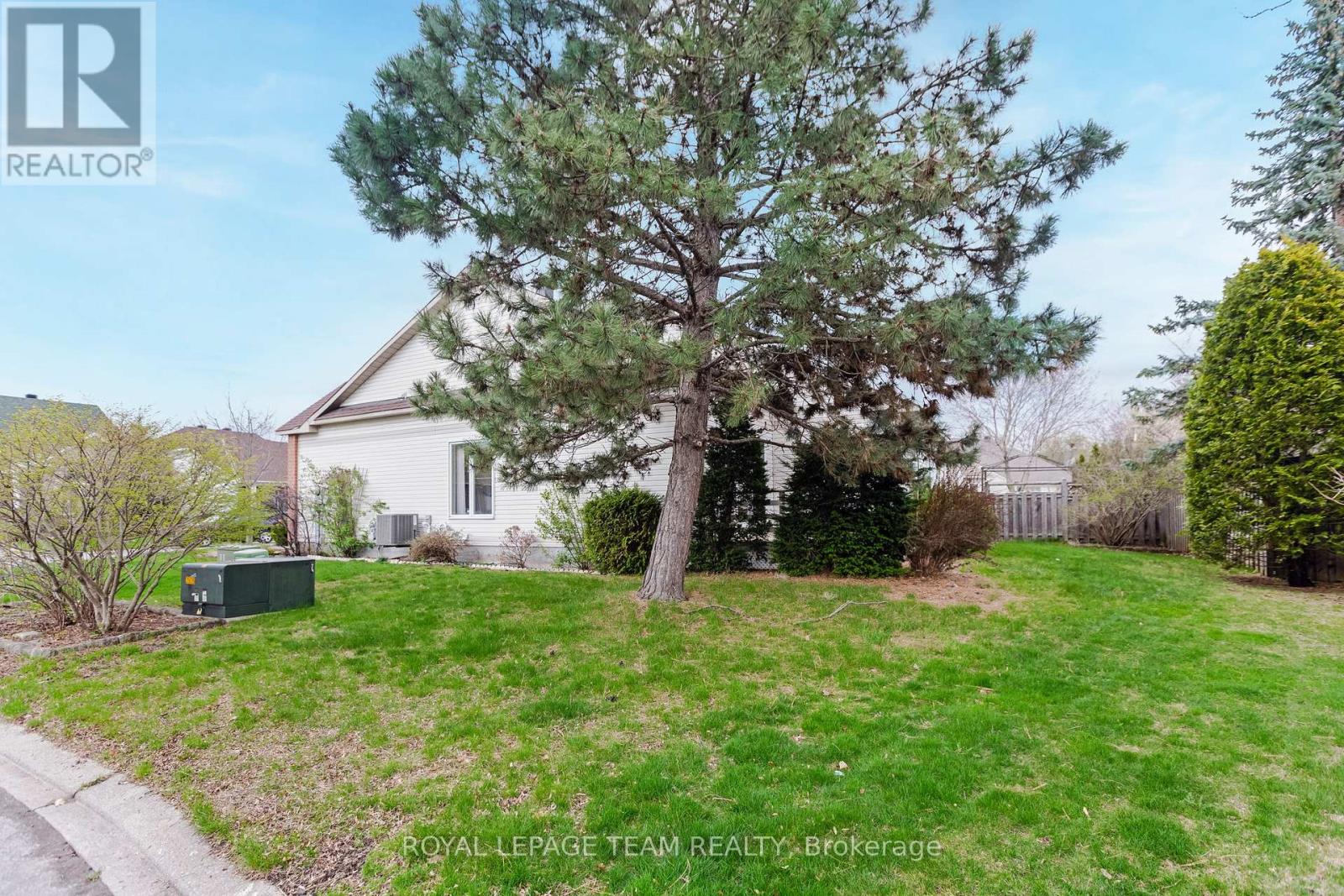 8 Windchime Crescent, Ottawa, Ontario  K2G 6J3 - Photo 27 - X12203646