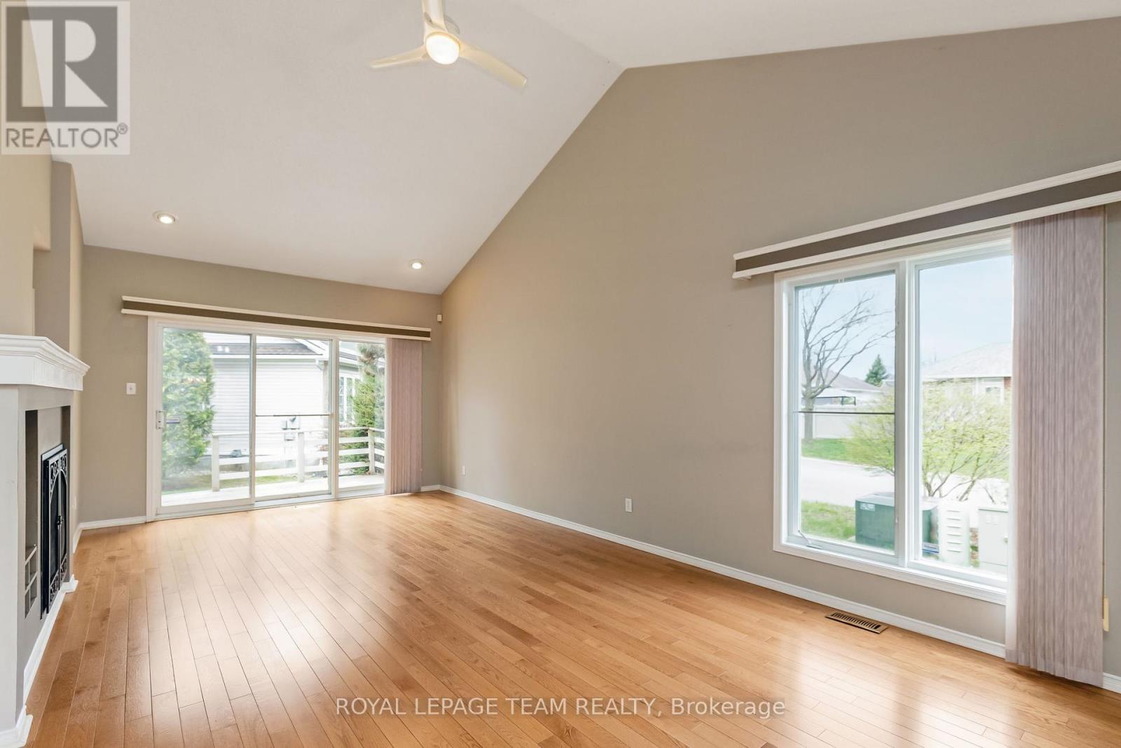 8 Windchime Crescent, Ottawa, Ontario  K2G 6J3 - Photo 5 - X12203646