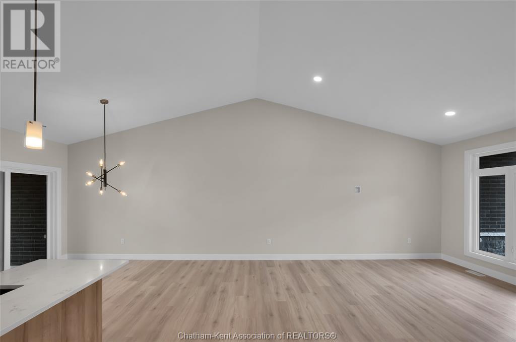 571 Keil Trail North, Chatham, Ontario  N7L 0G8 - Photo 4 - 25013859