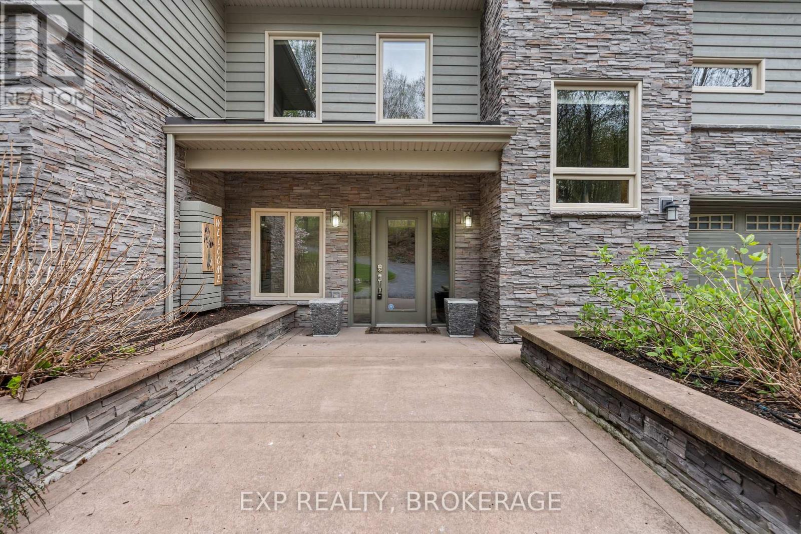 121 Bass Lane, South Frontenac (Frontenac South), Ontario  K0H 2N0 - Photo 4 - X12208857