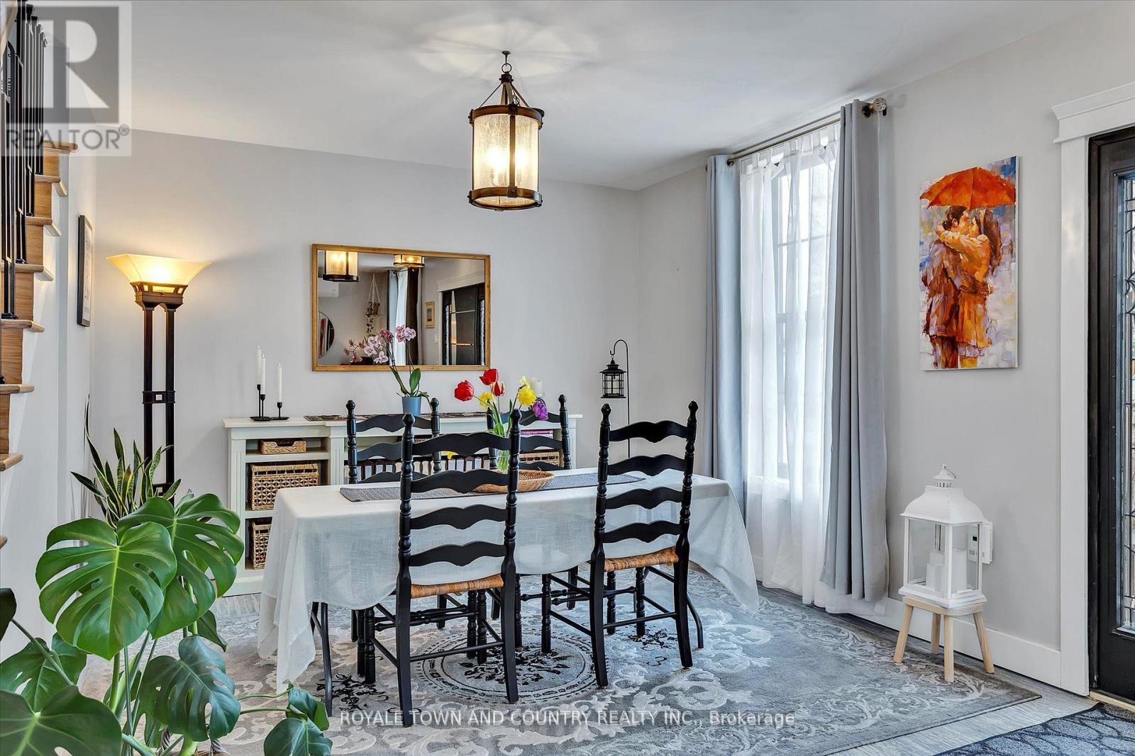 Property at 10 QUEEN STREET S image 5