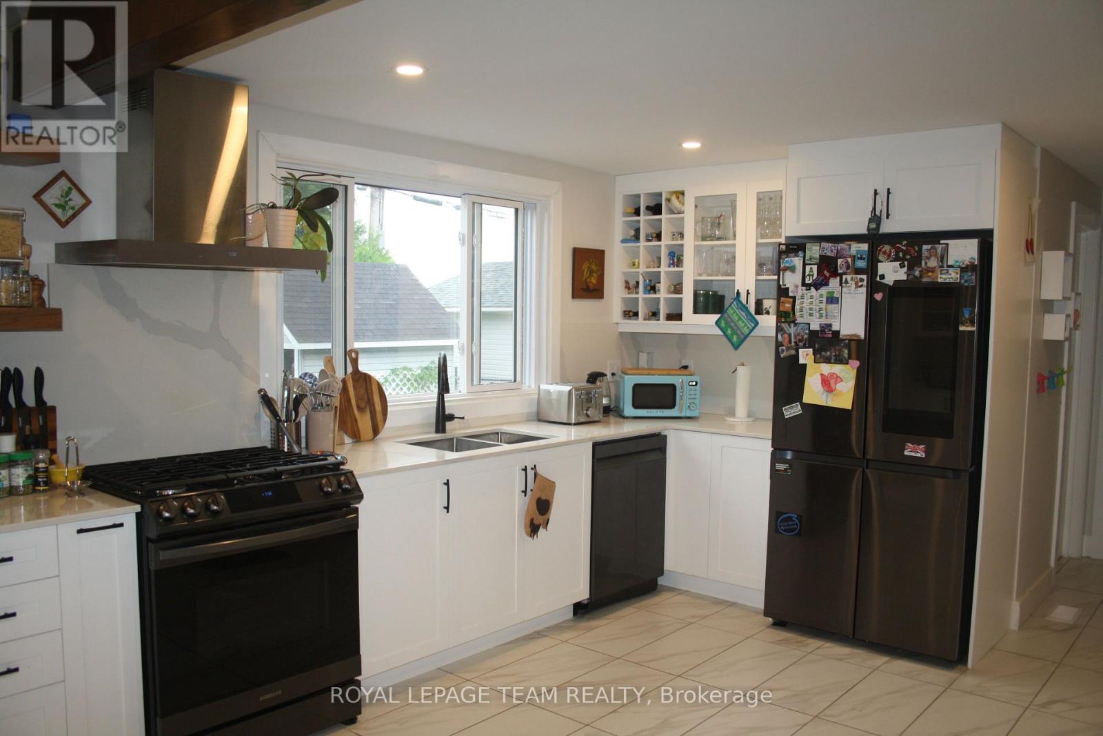 500 Aberdeen Street, Renfrew, Ontario  K7V 2G9 - Photo 12 - X12208400