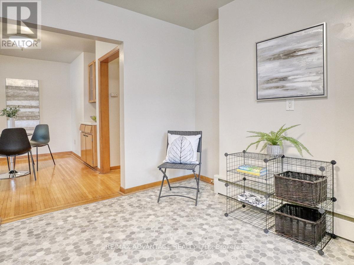 33-35 Adare Crescent, London South, Ontario  N6C 2S7 - Photo 13 - X12208861