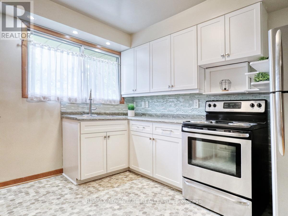 33-35 Adare Crescent, London South, Ontario  N6C 2S7 - Photo 15 - X12208861