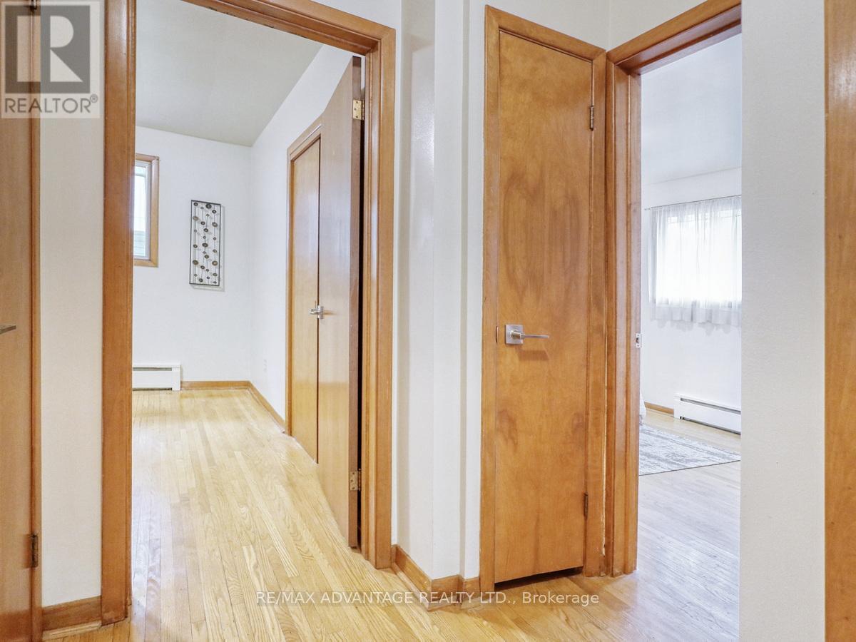 33-35 Adare Crescent, London South, Ontario  N6C 2S7 - Photo 17 - X12208861