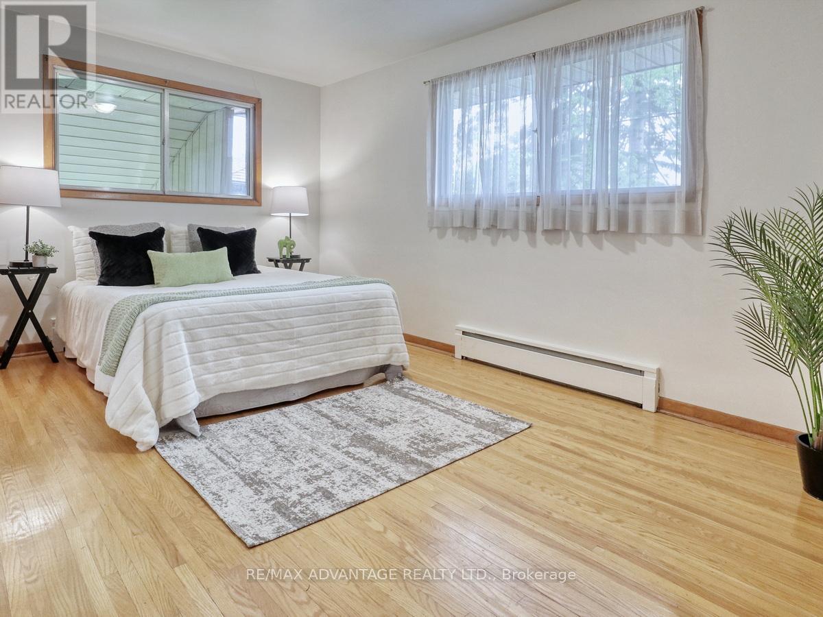 33-35 Adare Crescent, London South, Ontario  N6C 2S7 - Photo 18 - X12208861