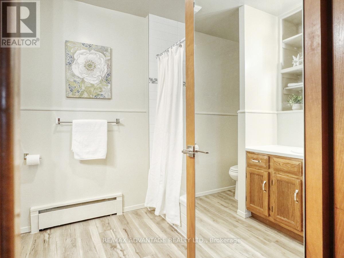 33-35 Adare Crescent, London South, Ontario  N6C 2S7 - Photo 24 - X12208861