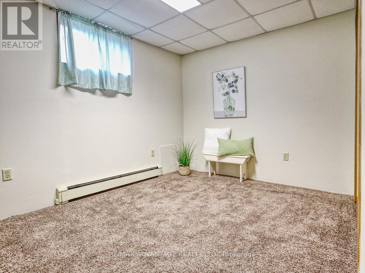 33-35 Adare Crescent, London South, Ontario  N6C 2S7 - Photo 32 - X12208861