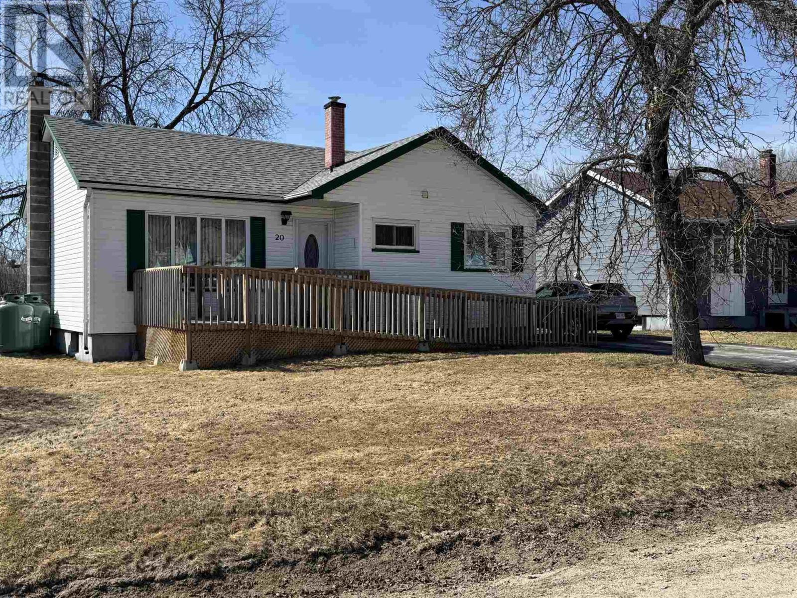 20 Falcon Dr, Manitouwadge, Ontario  P0T 2C0 - Photo 1 - TB250861