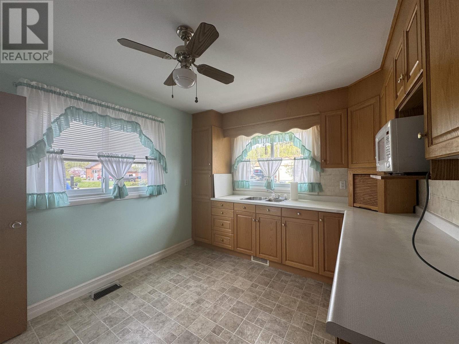 20 Falcon Dr, Manitouwadge, Ontario  P0T 2C0 - Photo 6 - TB250861