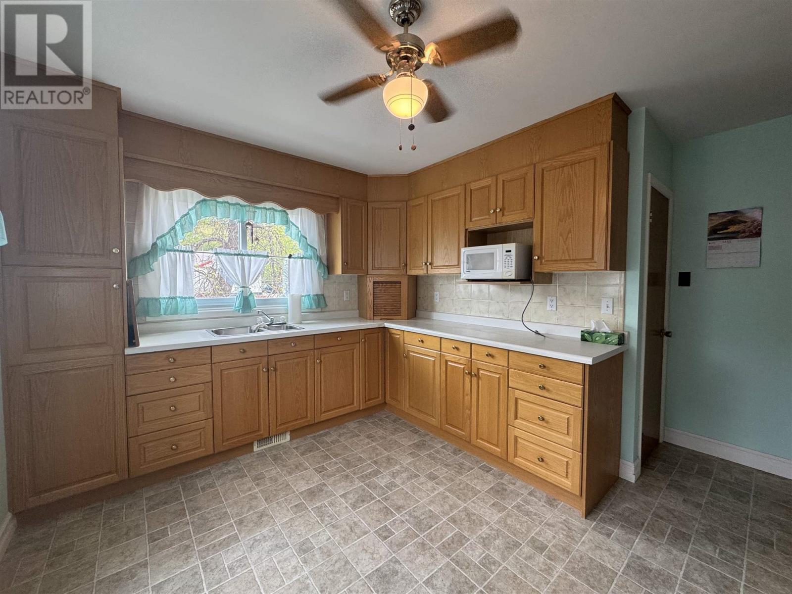 20 Falcon Dr, Manitouwadge, Ontario  P0T 2C0 - Photo 3 - TB250861