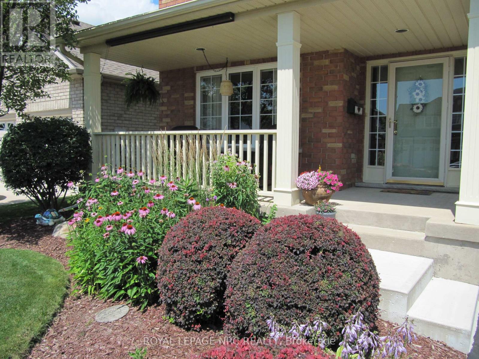 36 Honey Locust Circle, Thorold, Ontario  L2V 5E2 - Photo 3 - X12208816