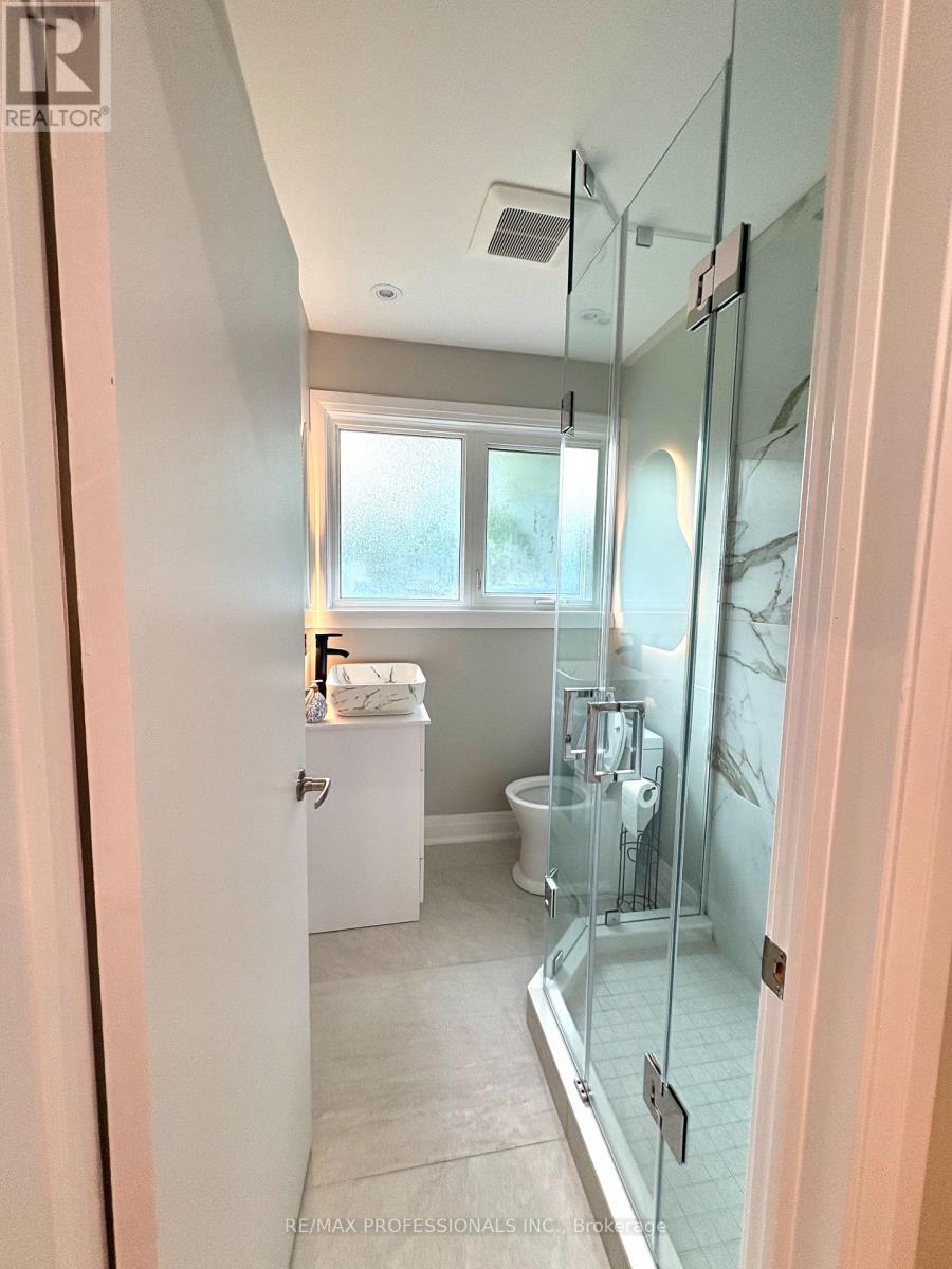 1272 Kipling Avenue, Toronto, Ontario  M9B 3N5 - Photo 9 - W12207924