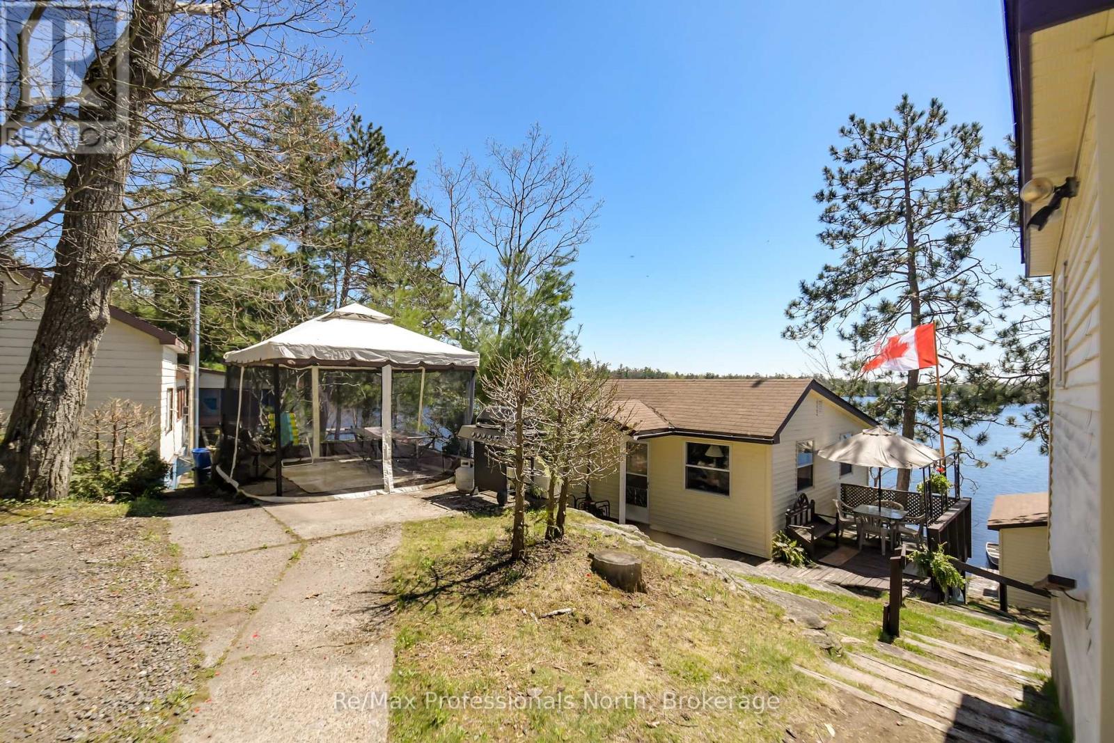1055 Evanswood Drive, Gravenhurst, Ontario  P0E 1G0 - Photo 20 - X12208838