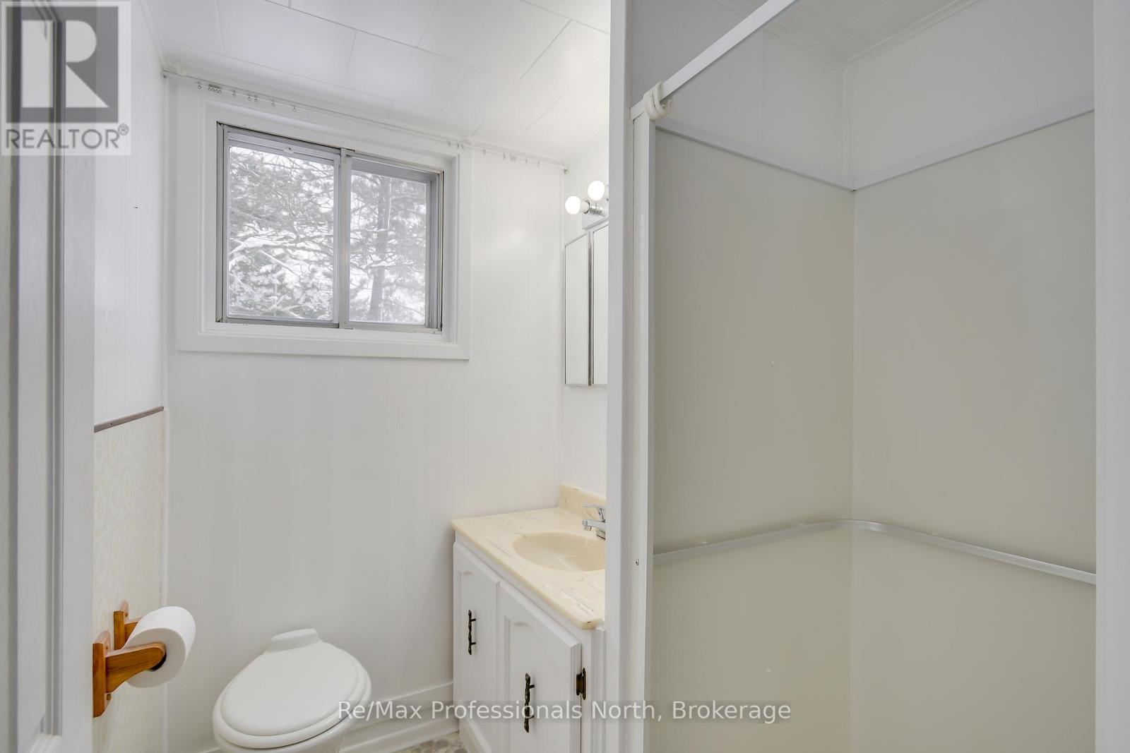 1055 Evanswood Drive, Gravenhurst, Ontario  P0E 1G0 - Photo 23 - X12208838
