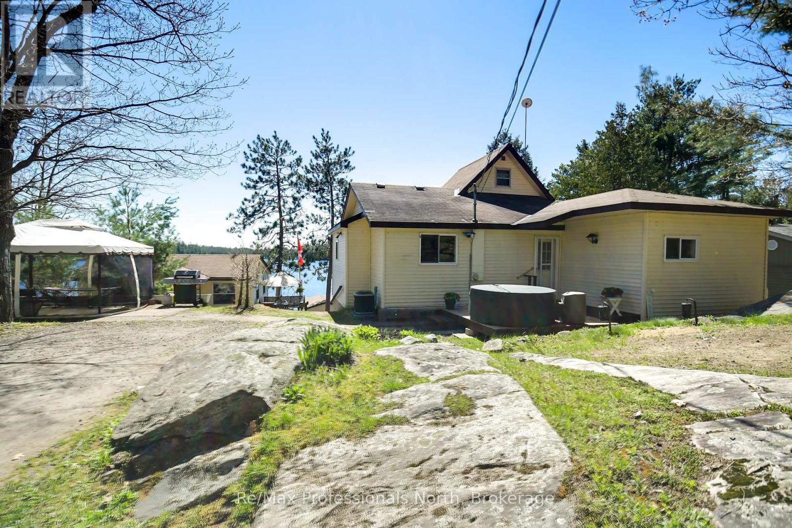 1055 Evanswood Drive, Gravenhurst, Ontario  P0E 1G0 - Photo 42 - X12208838