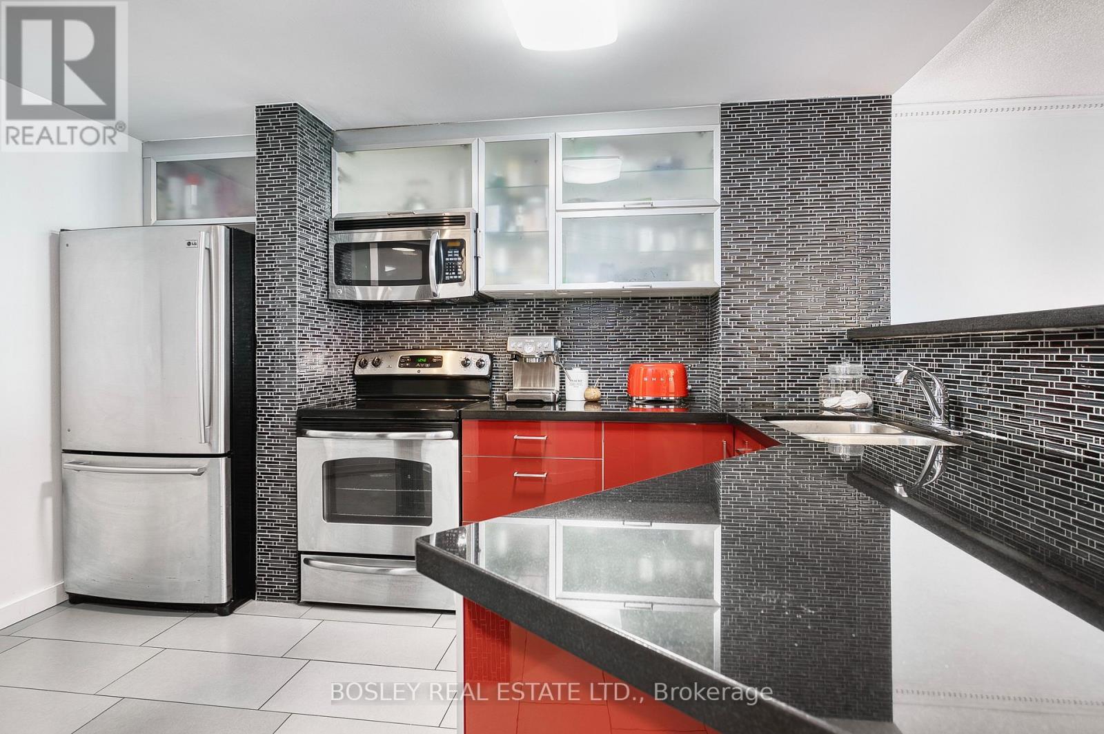 1923 - 77 Maitland Place, Toronto, Ontario  M4Y 2V6 - Photo 8 - C12206378