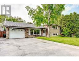 22 RAVINE PARK CRESCENT, Toronto, Ontario