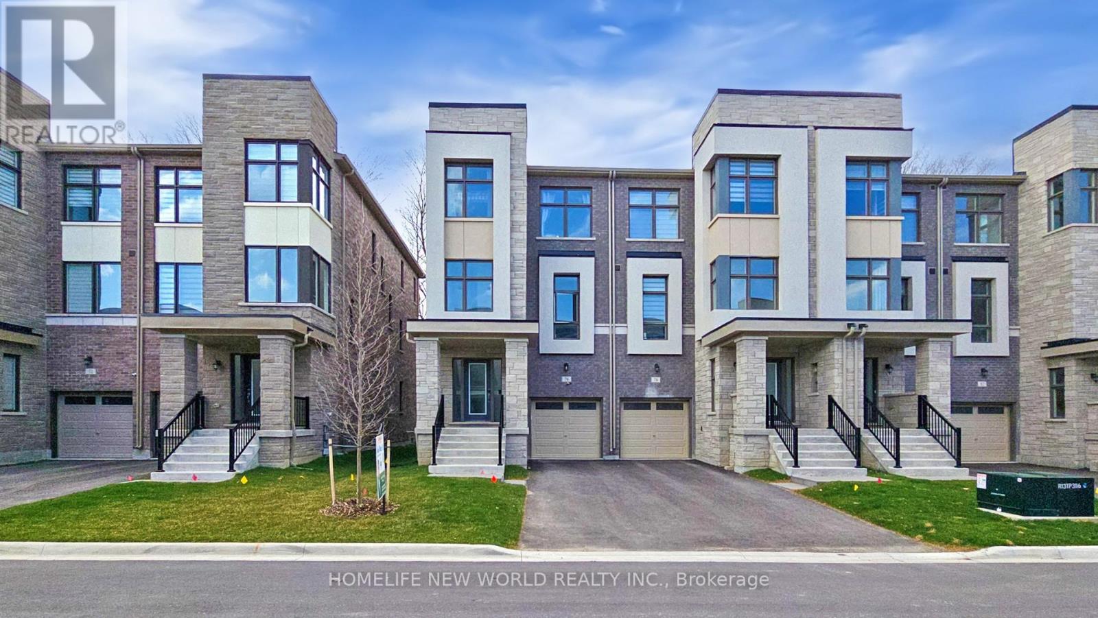 76 PUISAYA DRIVE, Richmond Hill, Ontario