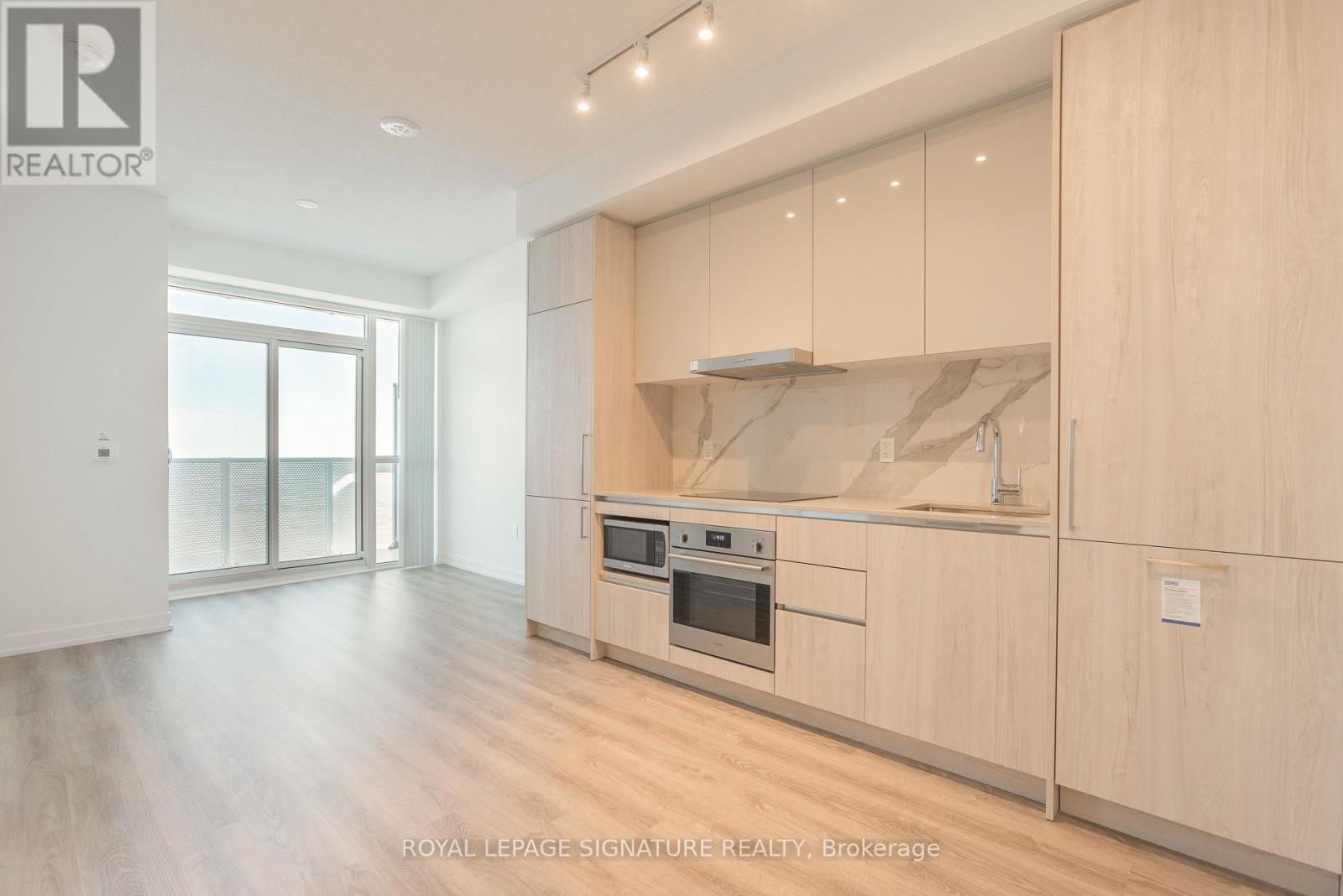 4505 - 195 Commerce Street, Vaughan, Ontario  L4K 0P9 - Photo 2 - N12199710
