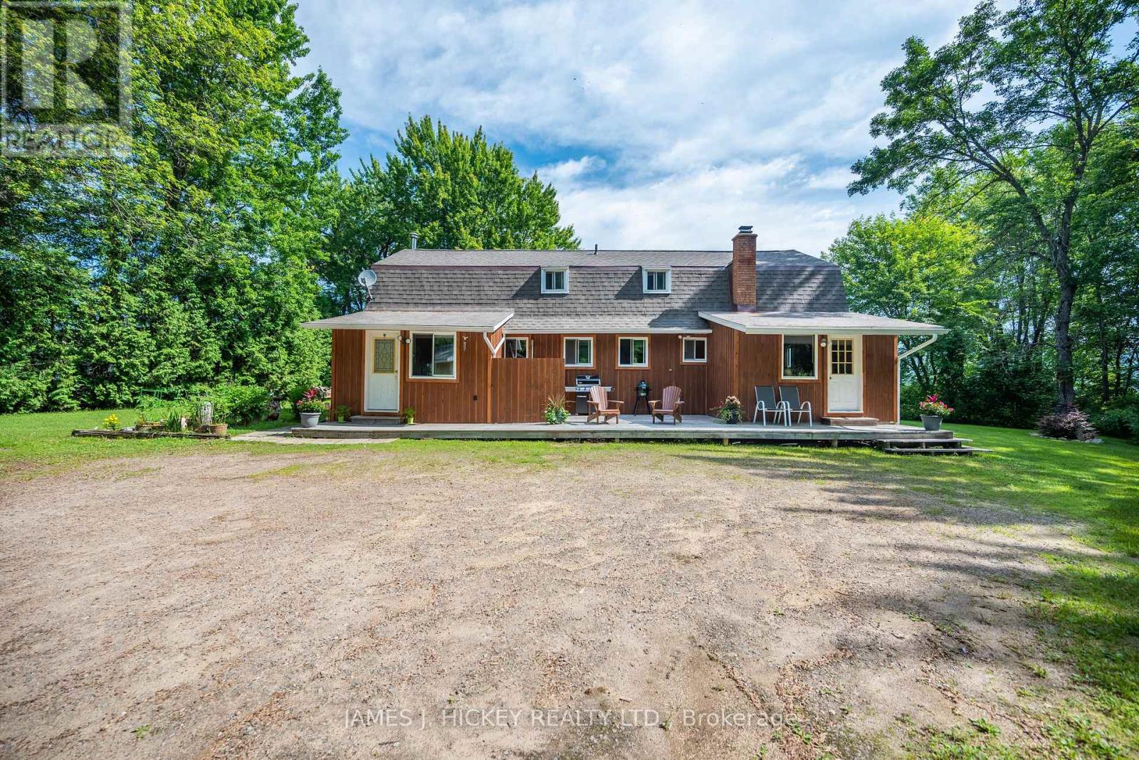 419 Devlin Lane, Laurentian Hills, Ontario  K0J 1P0 - Photo 2 - X12204173