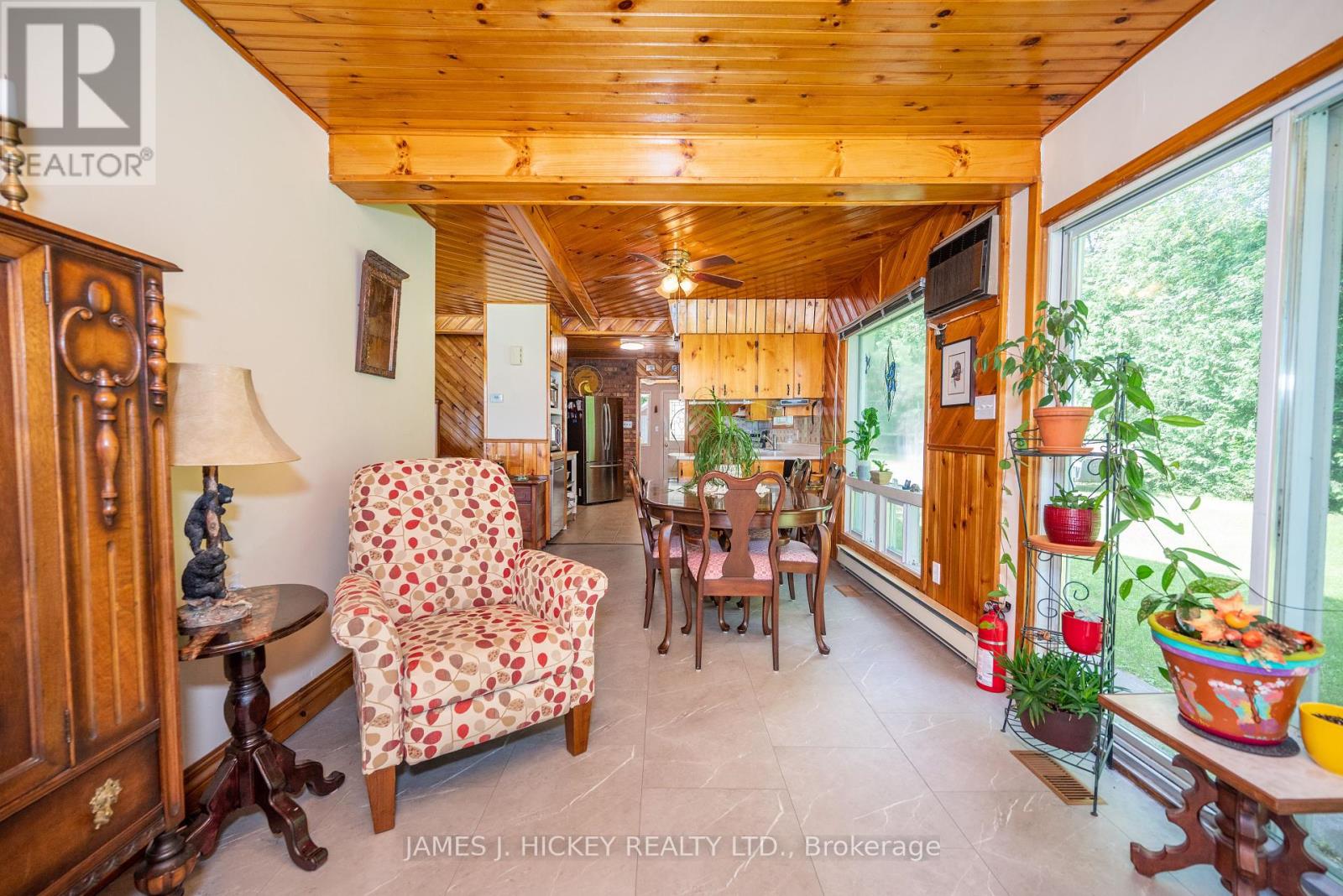 419 Devlin Lane, Laurentian Hills, Ontario  K0J 1P0 - Photo 8 - X12204173