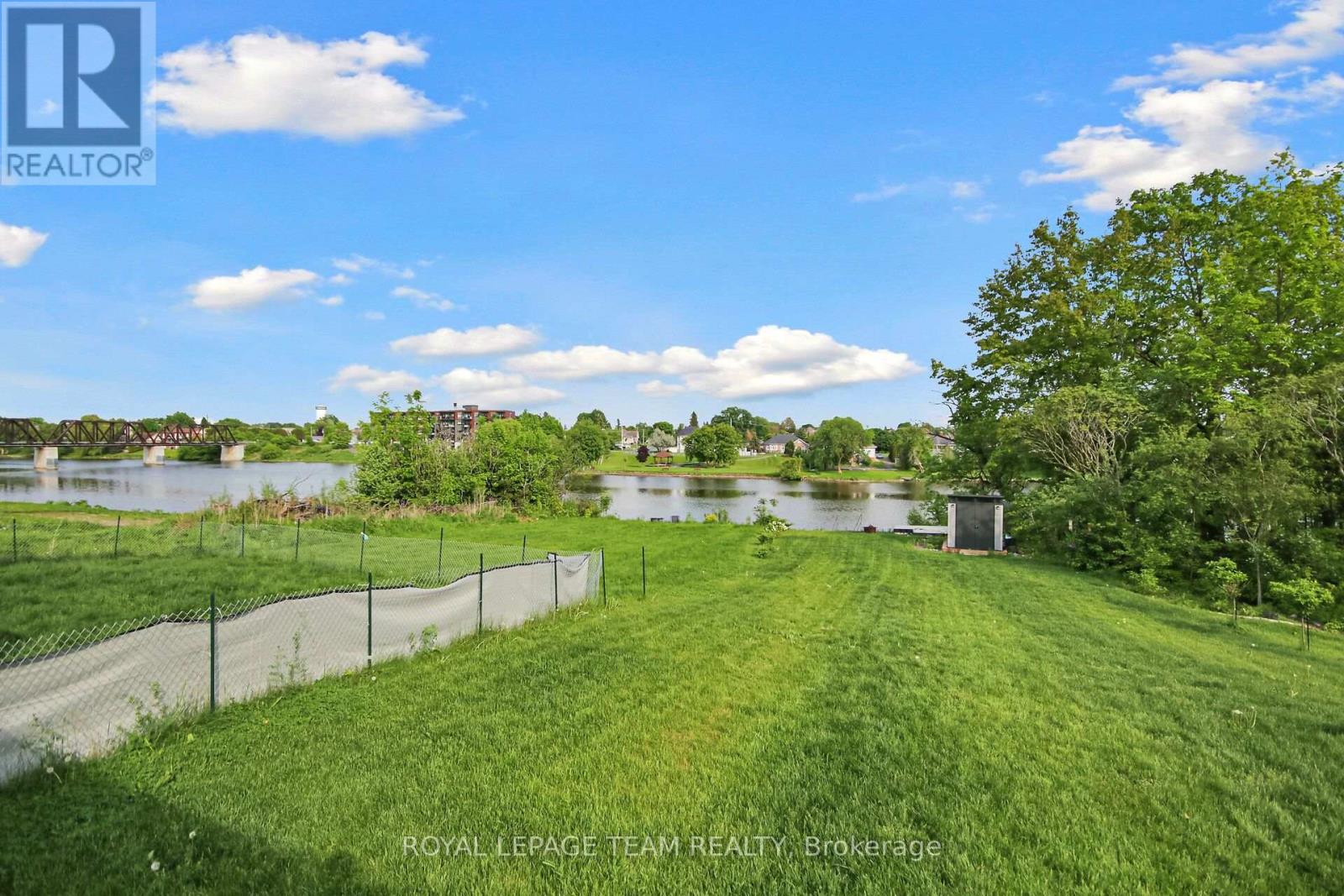 504 Barrage Street, Casselman, Ontario  K0A 1M0 - Photo 9 - X12196984