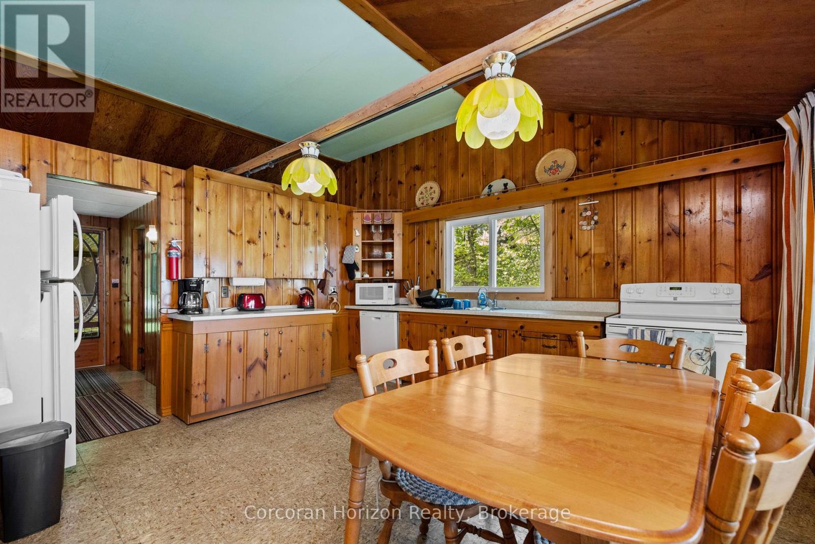 61 Arts Lane, Georgian Bay, Ontario  L0K 1S0 - Photo 11 - X12206684