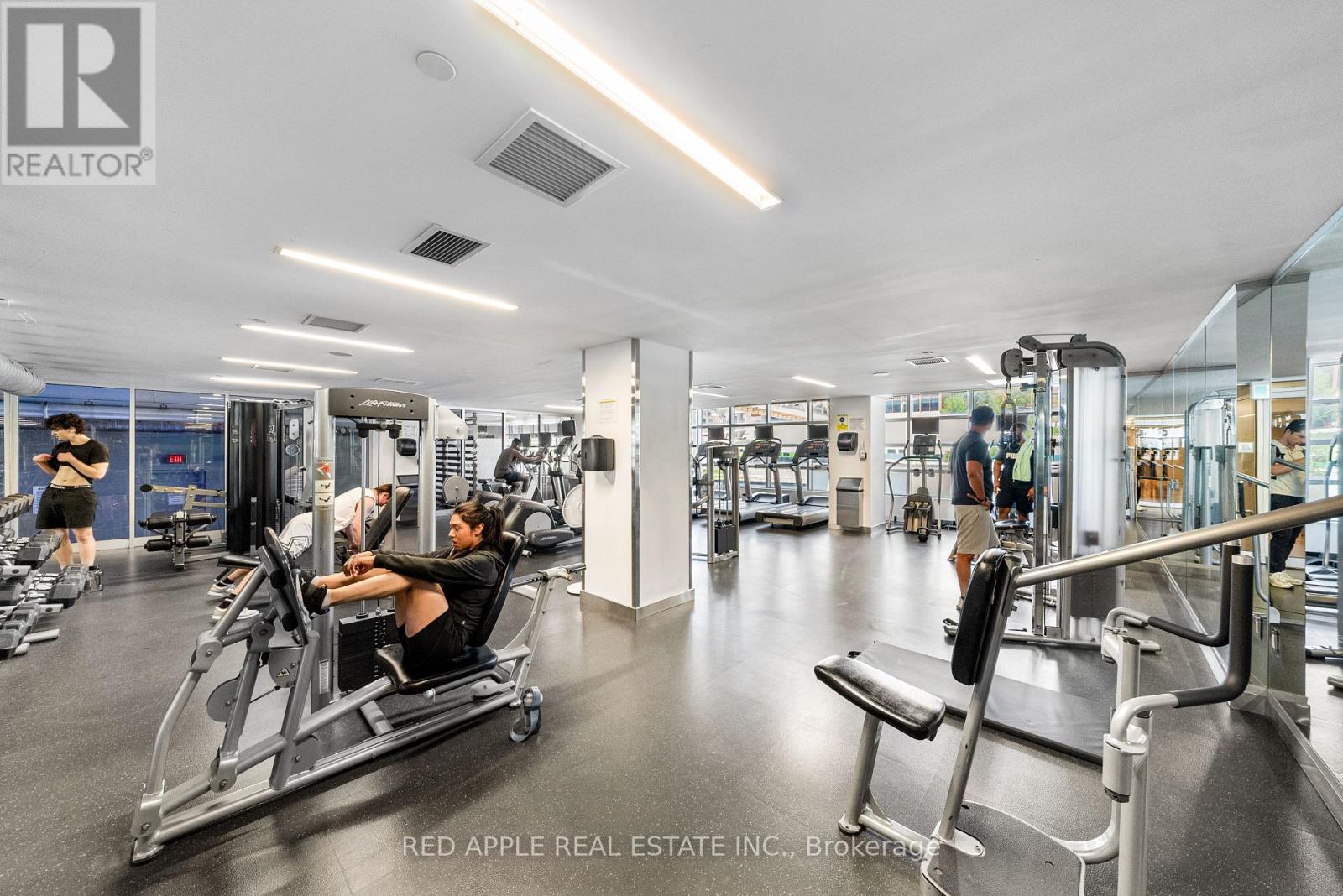 530 - 21 Iceboat Terrace, Toronto, Ontario  M5V 4A9 - Photo 37 - C12201879
