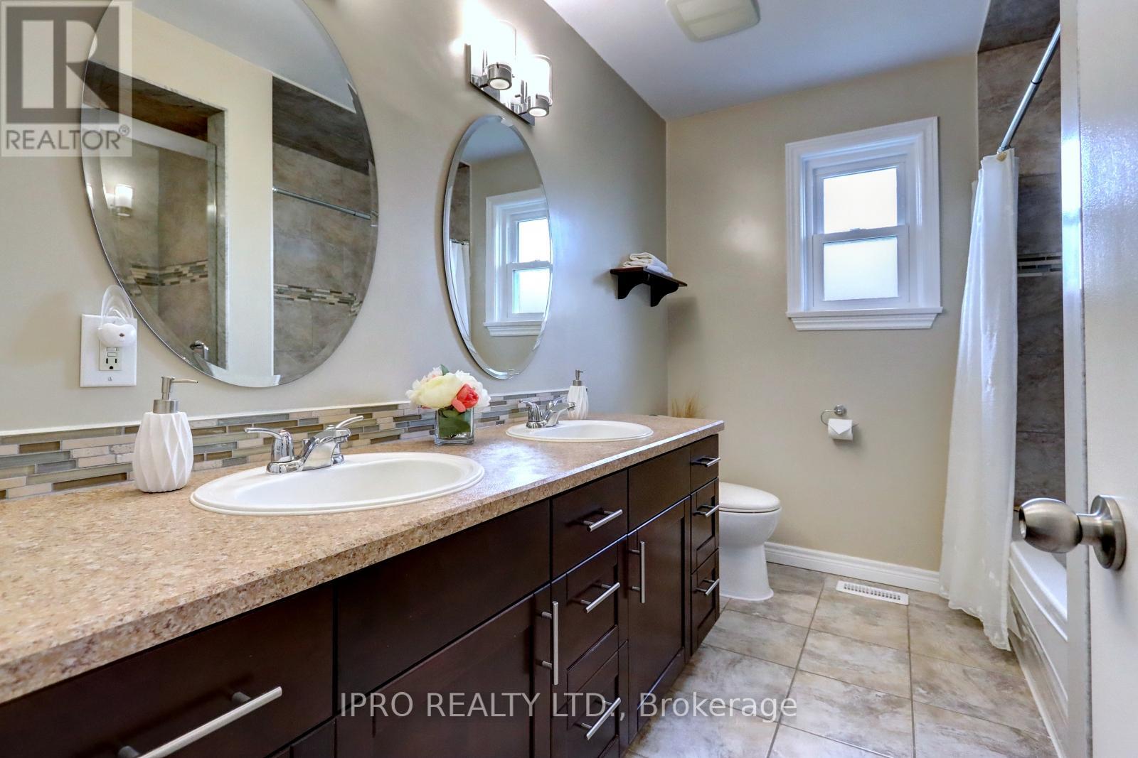 10 Chestnut Avenue, Brampton, Ontario  L6X 2A5 - Photo 24 - W12142278
