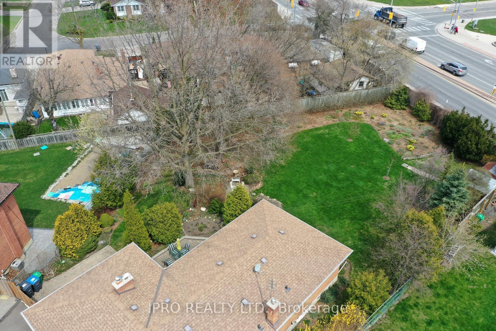 10 Chestnut Avenue, Brampton, Ontario  L6X 2A5 - Photo 37 - W12142278