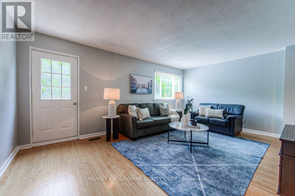 5503 Schueller Crescent, Burlington, Ontario  L7L 3T1 - Photo 4 - W12206494