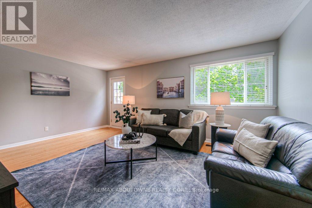 5503 Schueller Crescent, Burlington, Ontario  L7L 3T1 - Photo 3 - W12206494