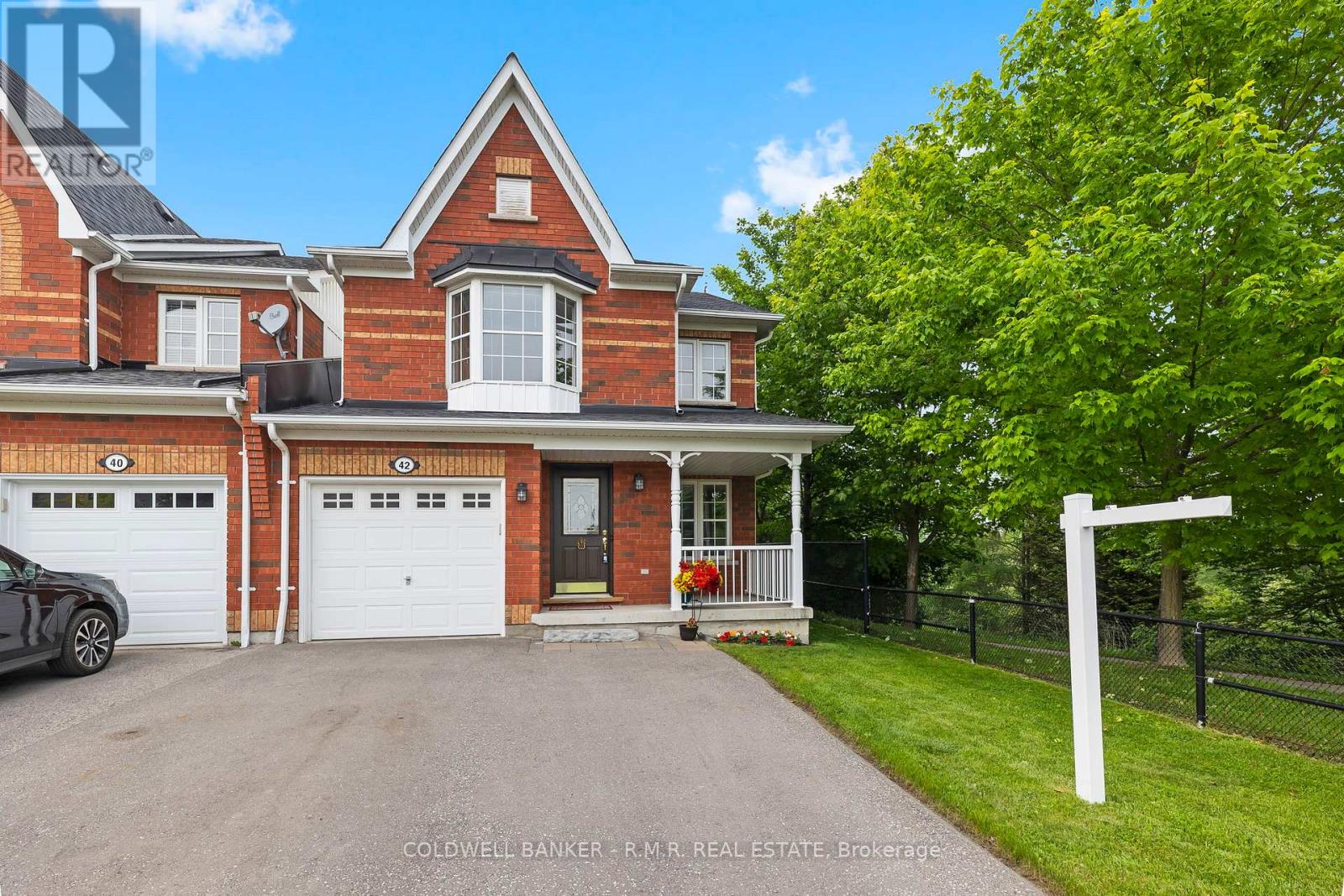 42 IPSWICH PLACE, Whitby, Ontario