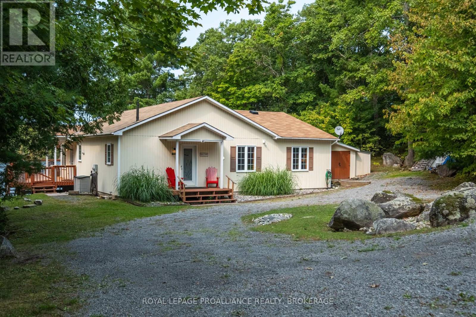 1238 Big Gull Lane, Frontenac (Frontenac Centre), Ontario  K0H 1B0 - Photo 2 - X12208974