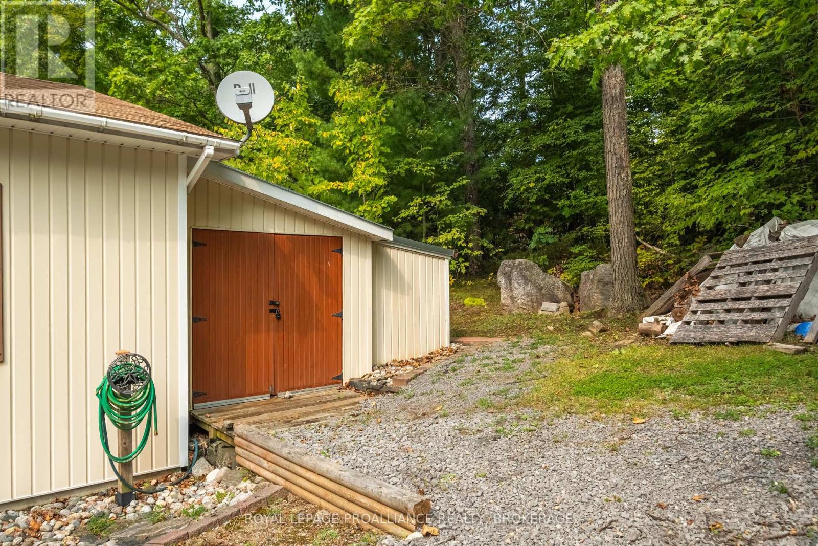 1238 Big Gull Lane, Frontenac (Frontenac Centre), Ontario  K0H 1B0 - Photo 5 - X12208974