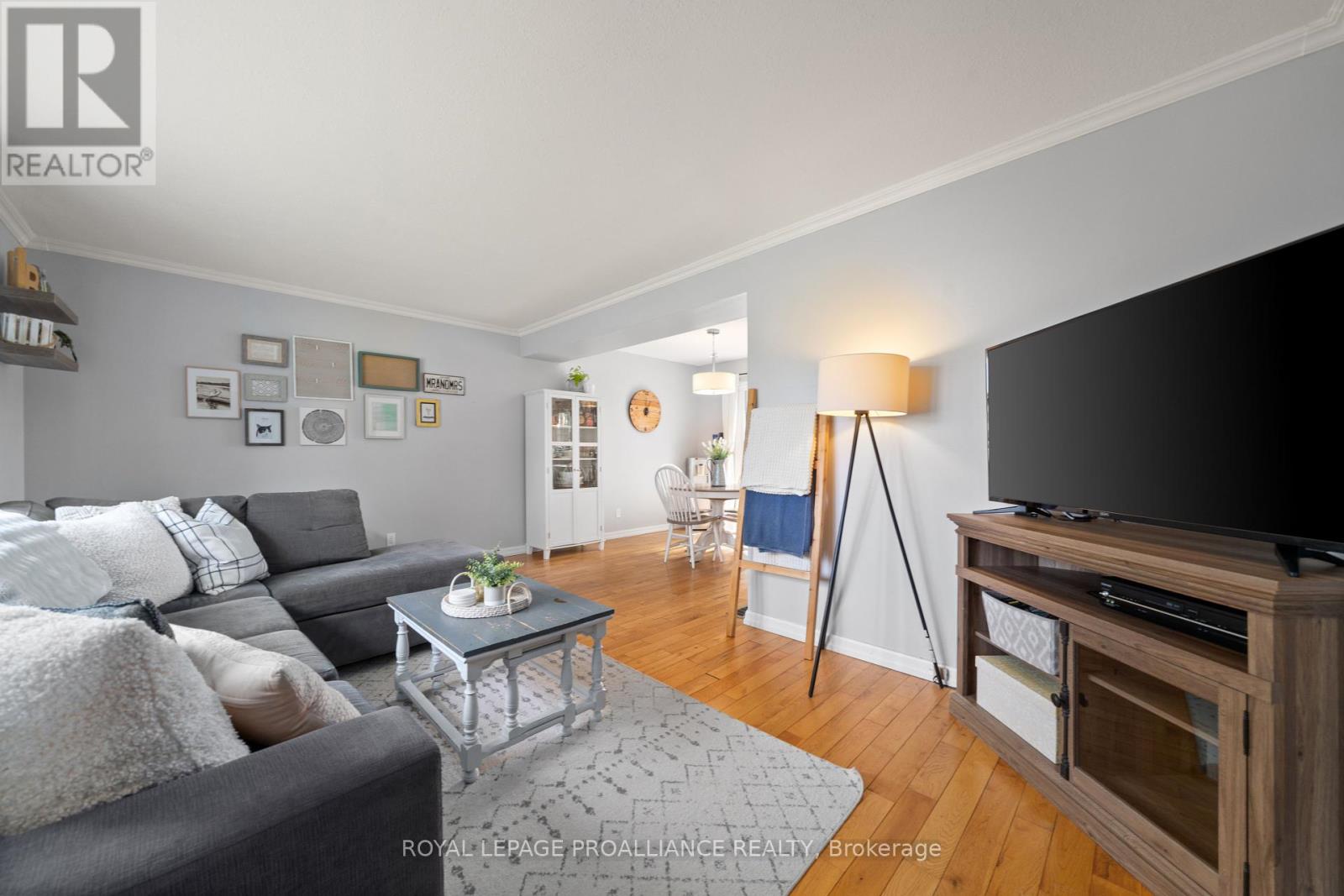 270 Mcgill Street, Quinte West, Ontario  K8V 3K8 - Photo 6 - X12208966