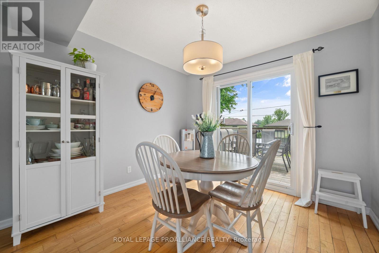 270 Mcgill Street, Quinte West, Ontario  K8V 3K8 - Photo 8 - X12208966