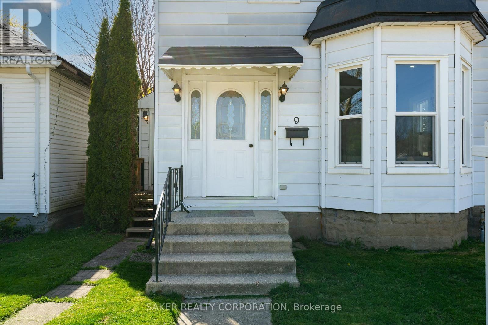 9 Station Street, St. Thomas, Ontario  N5P 2W8 - Photo 2 - X12208919