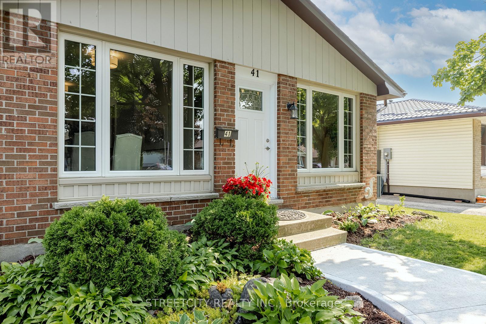 41 Fennell Crescent