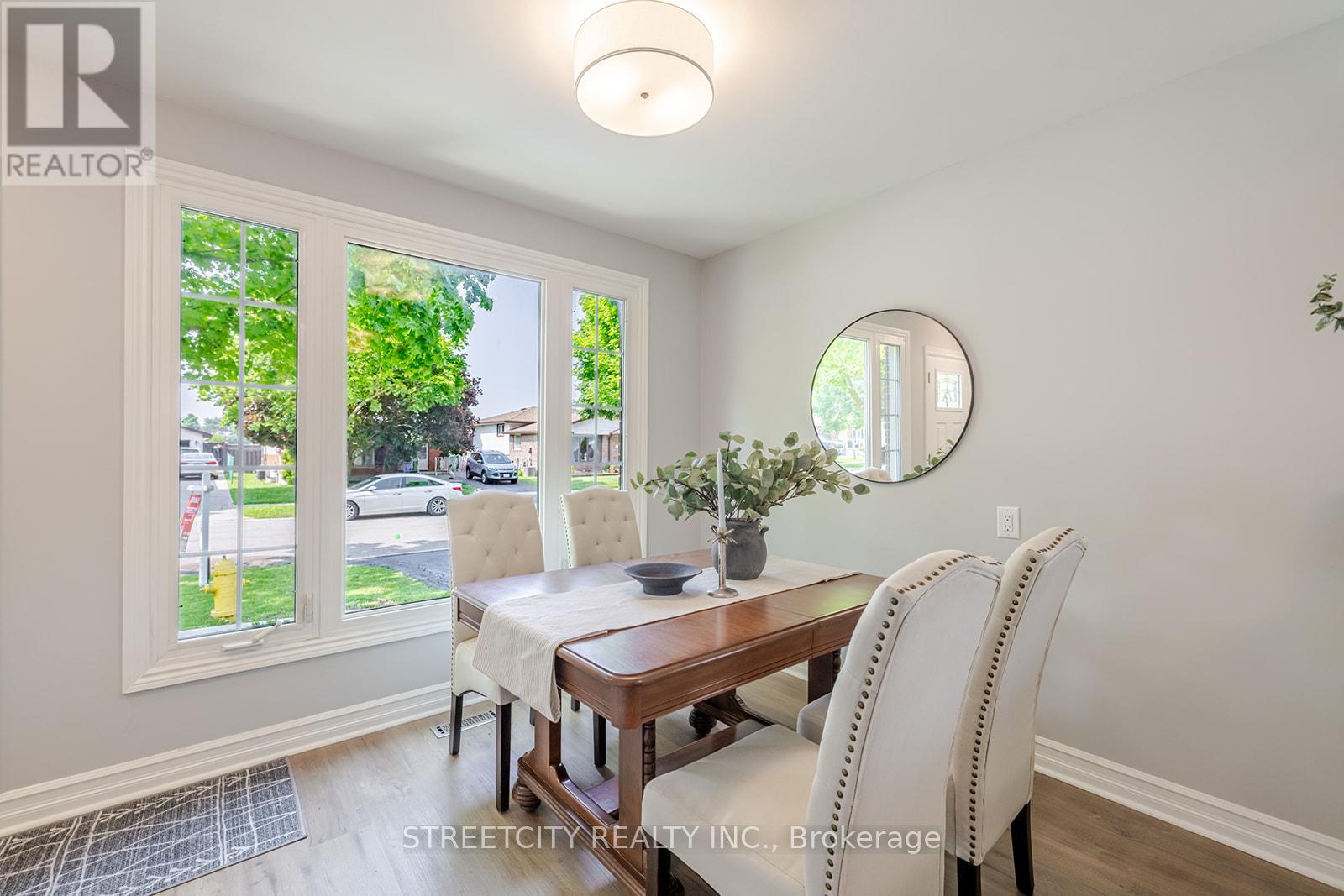 Photo 13 of 49 for 41 Fennell Crescent