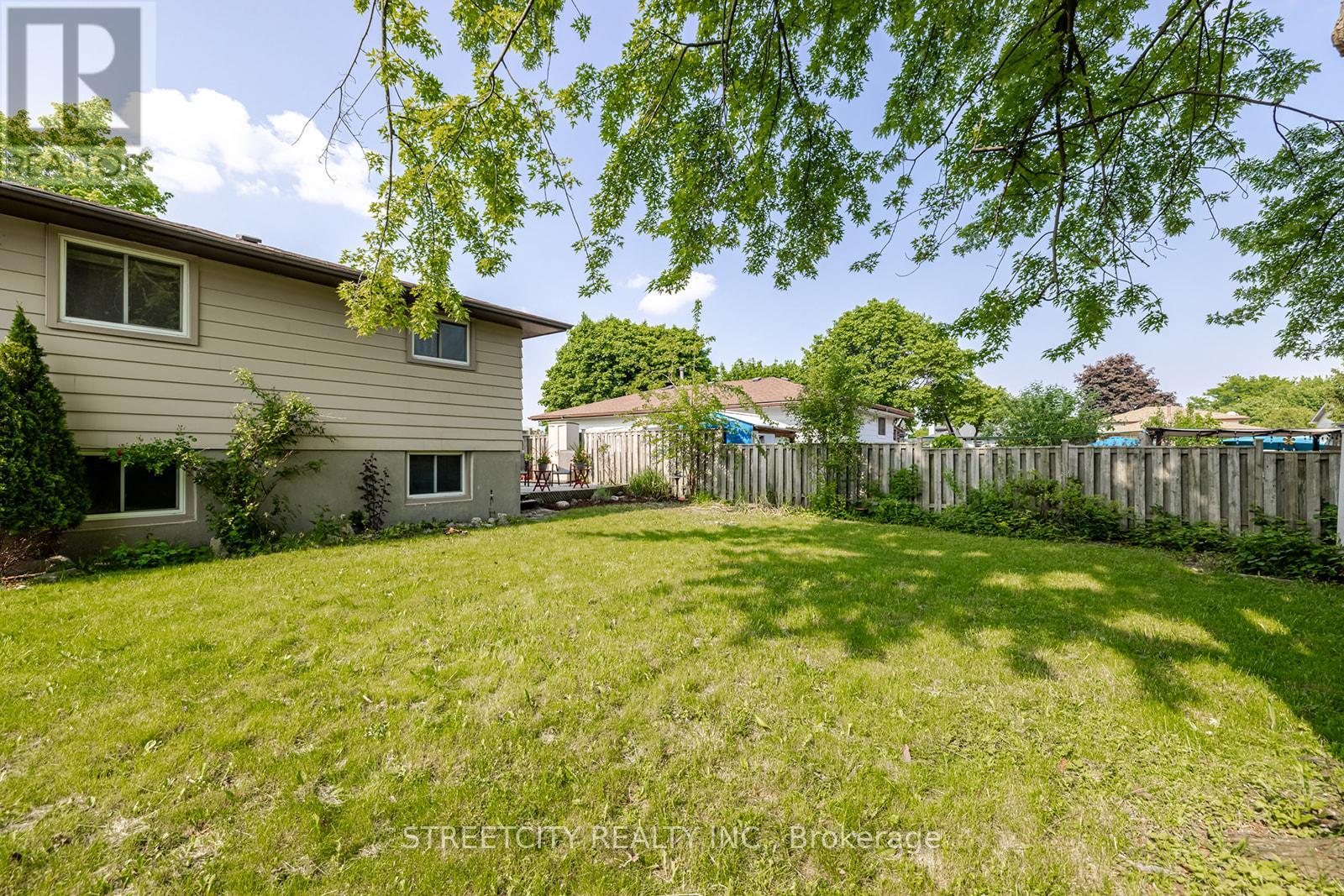 Photo 32 of 49 for 41 Fennell Crescent