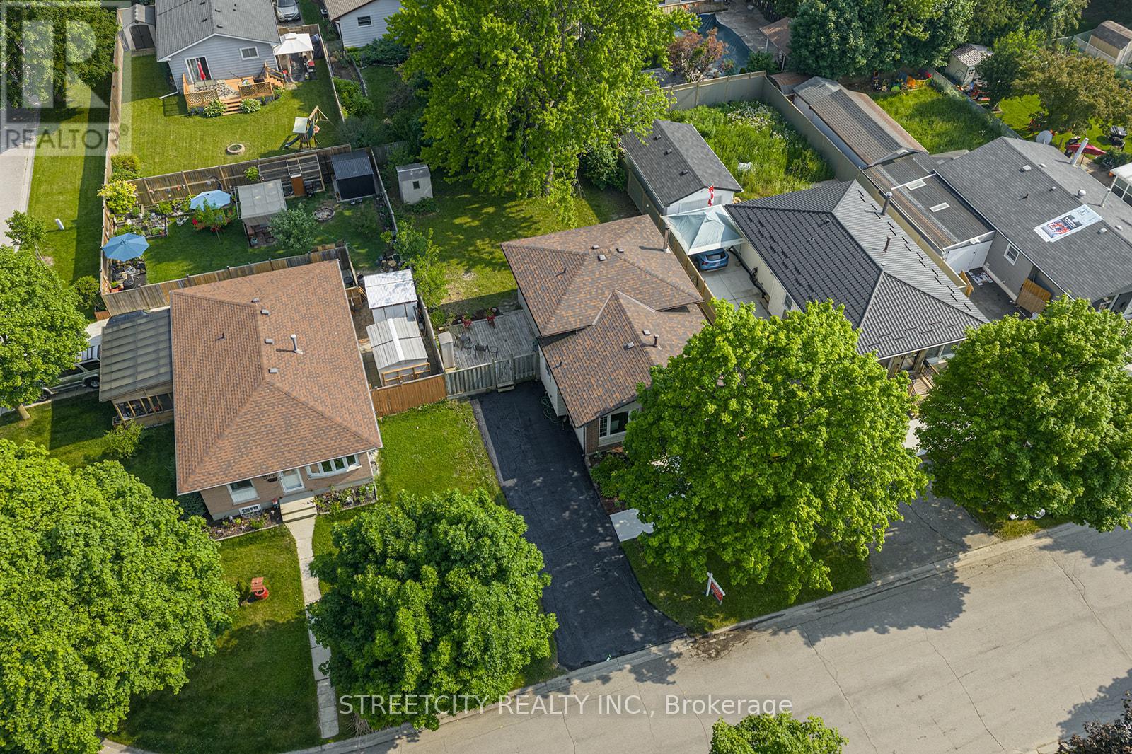 Photo 35 of 49 for 41 Fennell Crescent