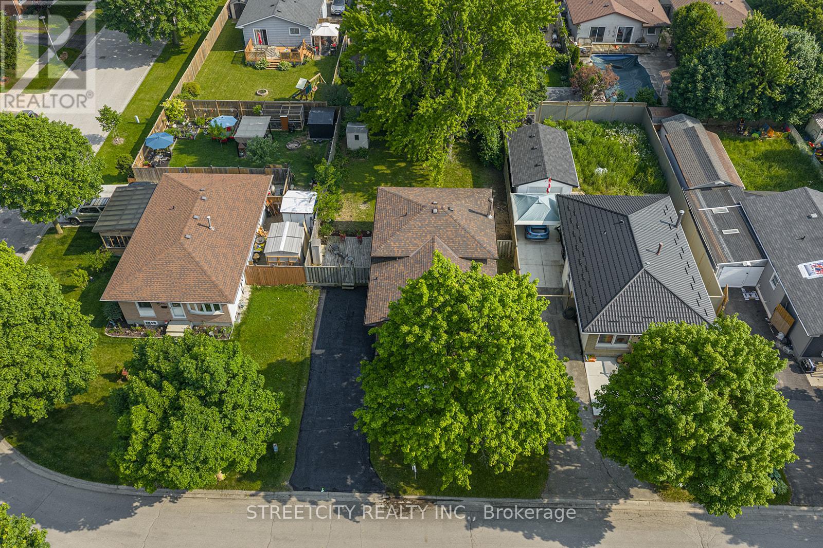 Photo 36 of 49 for 41 Fennell Crescent