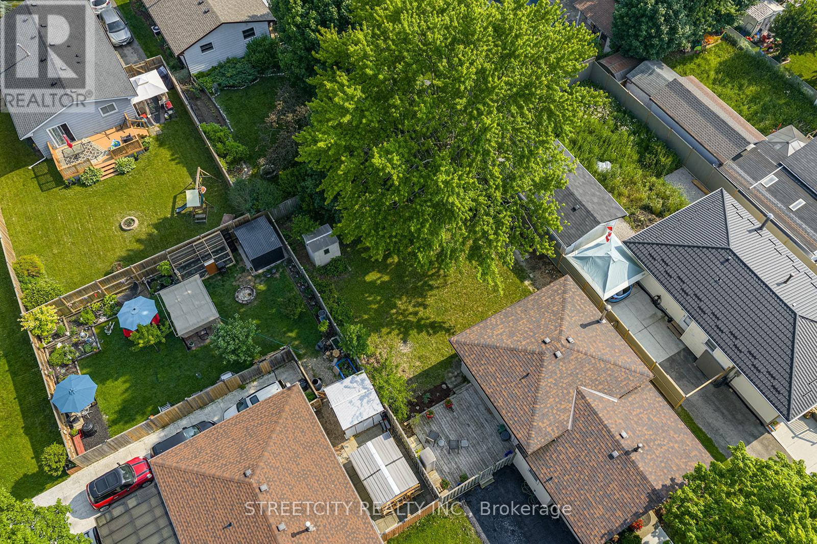 Photo 41 of 49 for 41 Fennell Crescent