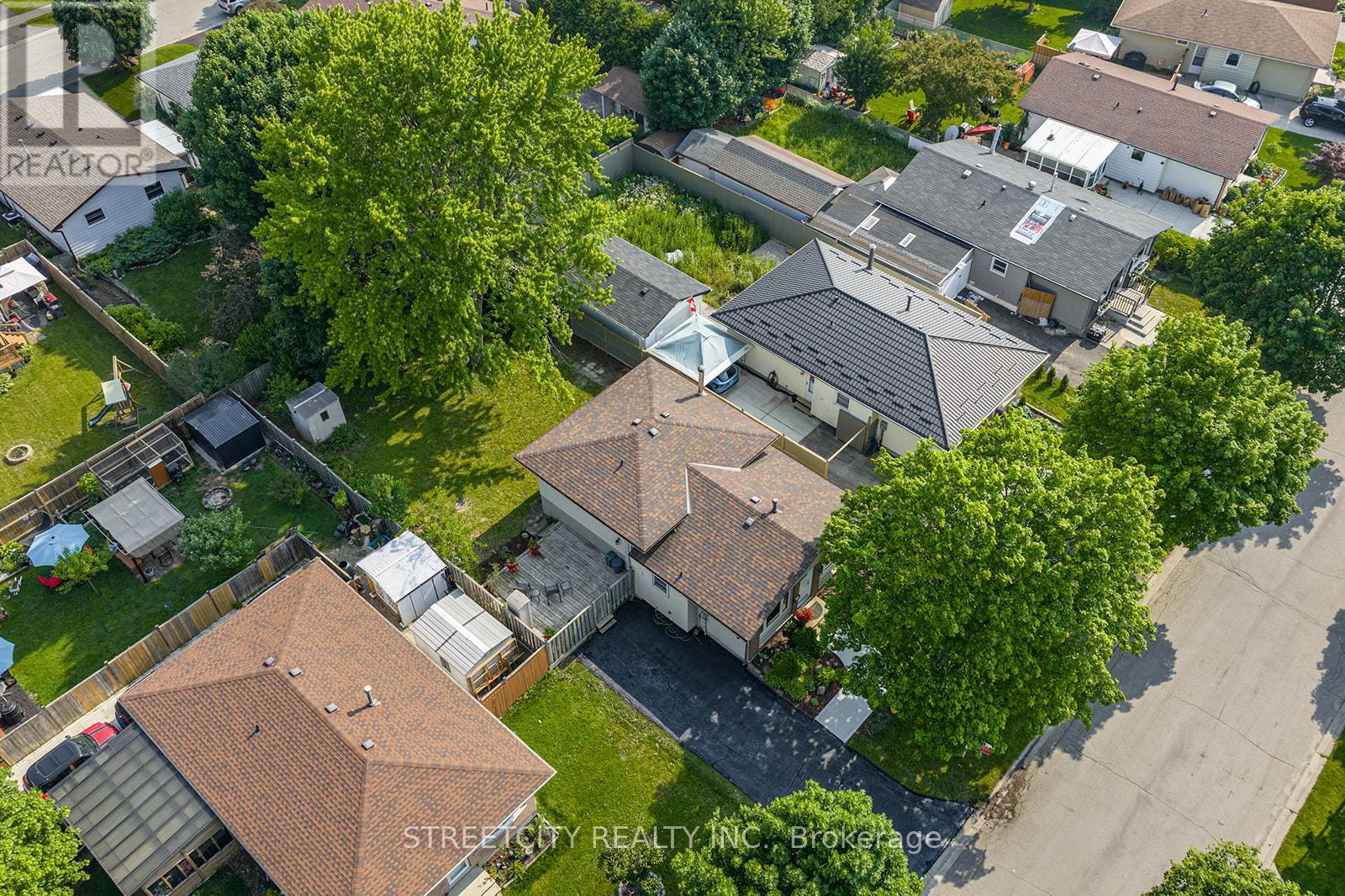 Photo 42 of 49 for 41 Fennell Crescent