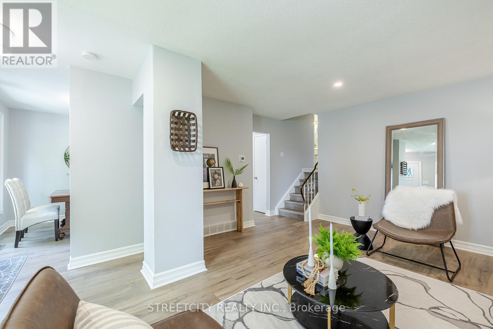 Photo 7 of 49 for 41 Fennell Crescent